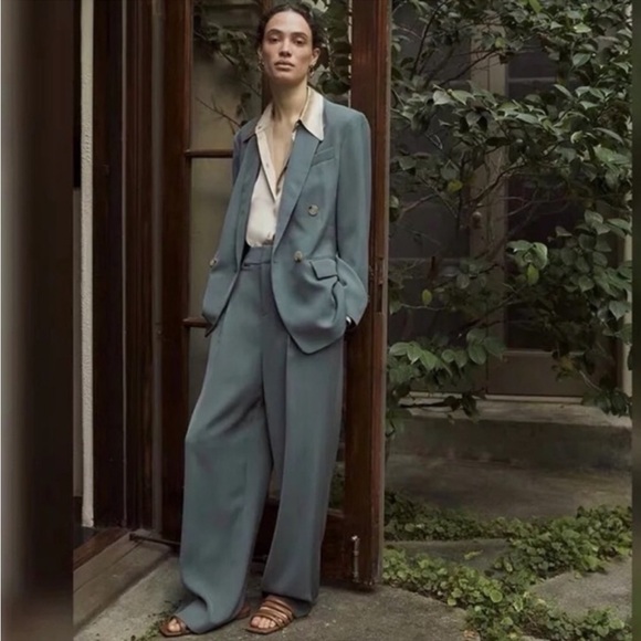 Vince Blazer absolutely beautiful and Classy .. - Picture 2 of 4